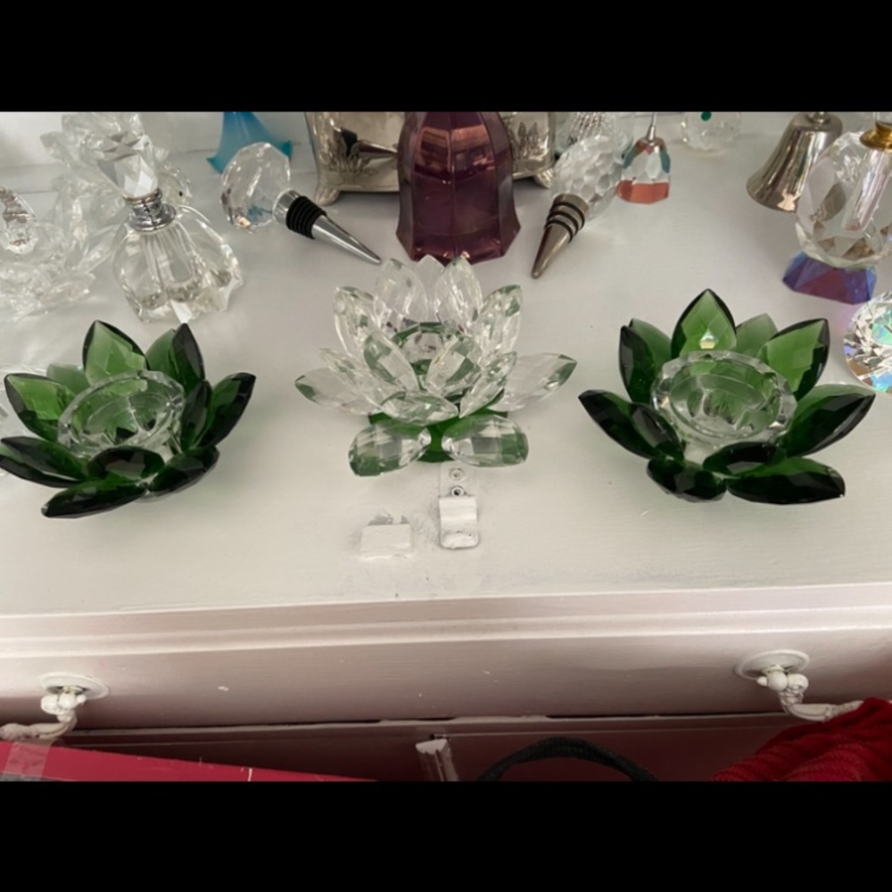 Elegant Sorelle Emerald Crystal Lotus Candle Holders - Set of 2